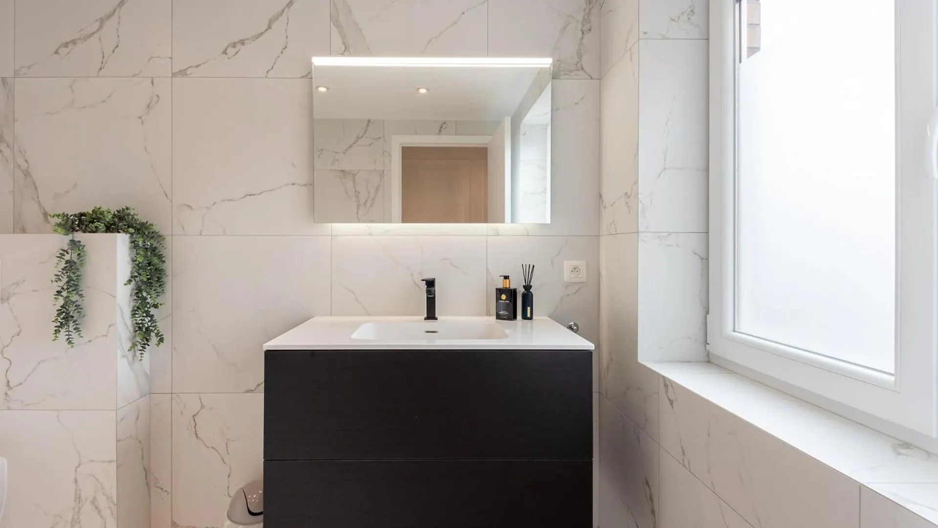 Spacious Penthouse For 8 People In The City Centre Oostende België